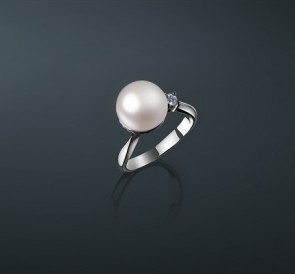 Серебряное кольцо с жемчугом к-755-б95: белый пресноводный жемчуг, серебро 925°