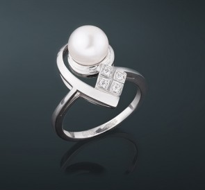 Серебряное кольцо с жемчугом к-698: белый пресноводный жемчуг, серебро 925°