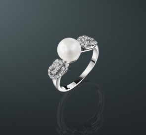 Серебряное кольцо с жемчугом к-560048/1: белый пресноводный жемчуг, серебро 925°