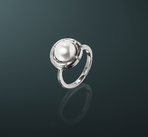 Серебряное кольцо с жемчугом к-5050: белый пресноводный жемчуг, серебро 925°