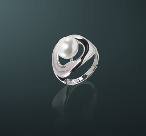 Серебряное кольцо с жемчугом к-140887: белый пресноводный жемчуг, серебро 925°