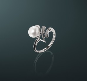 Серебряное кольцо с жемчугом к-210727: белый пресноводный жемчуг, серебро 925°