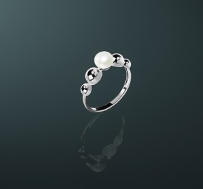 Кольцо с жемчугом к-9012541: белый пресноводный жемчуг, серебро 925°