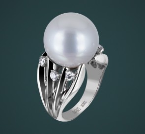 Золотое кольцо с жемчугом бриллианты 8615: белый морской жемчуг, золото 585°