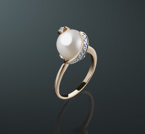 Золотое кольцо с жемчугом сапфиры к-1832: белый пресноводный жемчуг, золото 585°