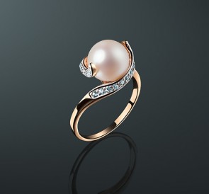 Золотое кольцо с жемчугом к-1833: белый пресноводный жемчуг, золото 585°